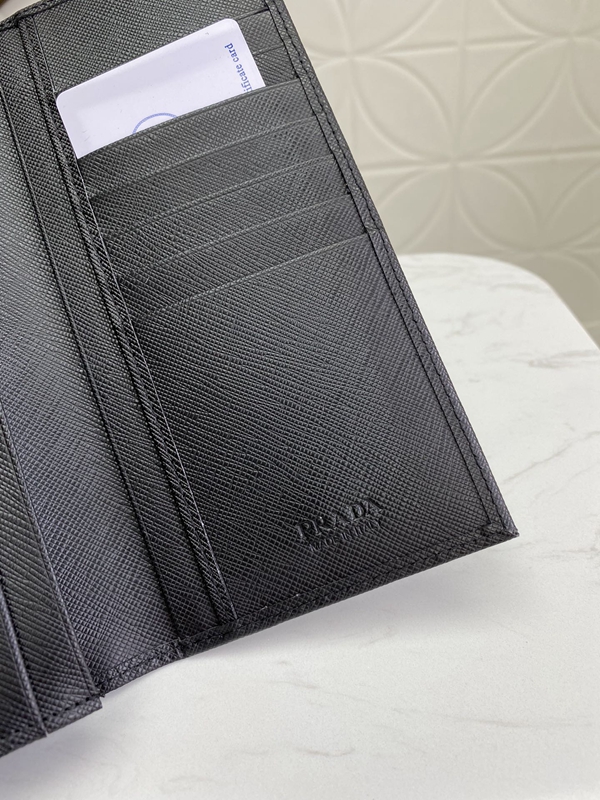 プラダ財布コピー角部分ディテール